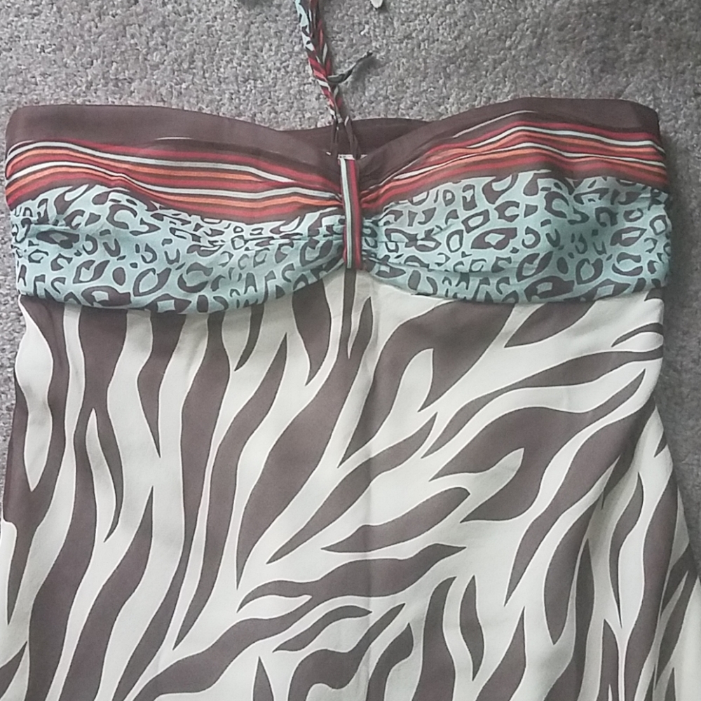 Dress - Picture 2 of 3